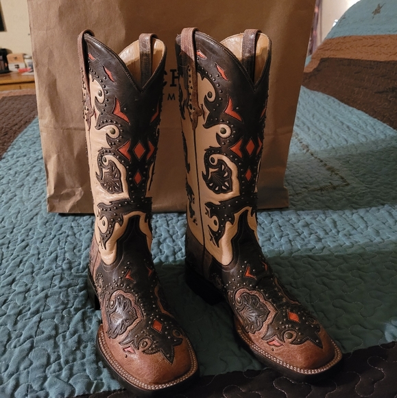 Lucchese Shoes - Gorgeous Lucchese Boots- sz 7B NWT